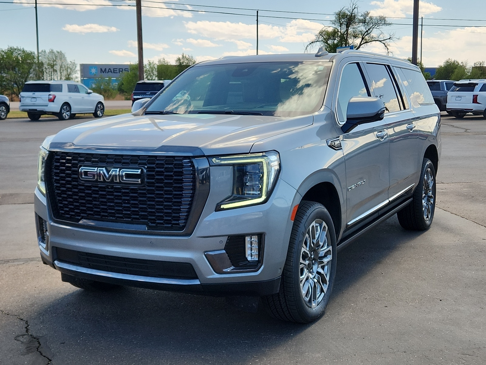 2023 GMC Yukon Denali Ultimate AWD's photo