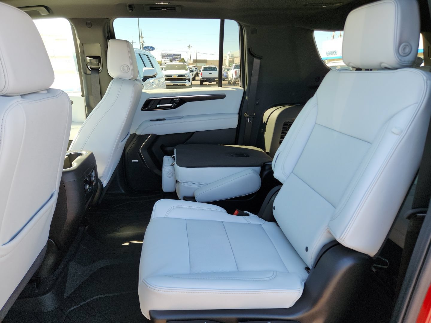 2026 Chevrolet Suburban Premier - Photo 8