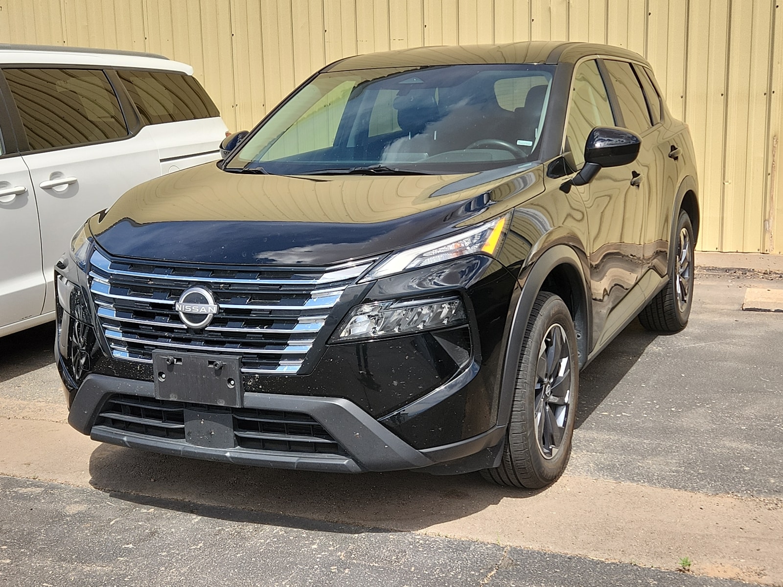 2025 Nissan Rogue SV FWD's photo