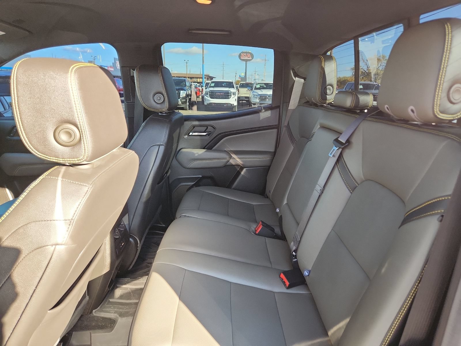 2023 Chevrolet Colorado ZR2 - Photo 9