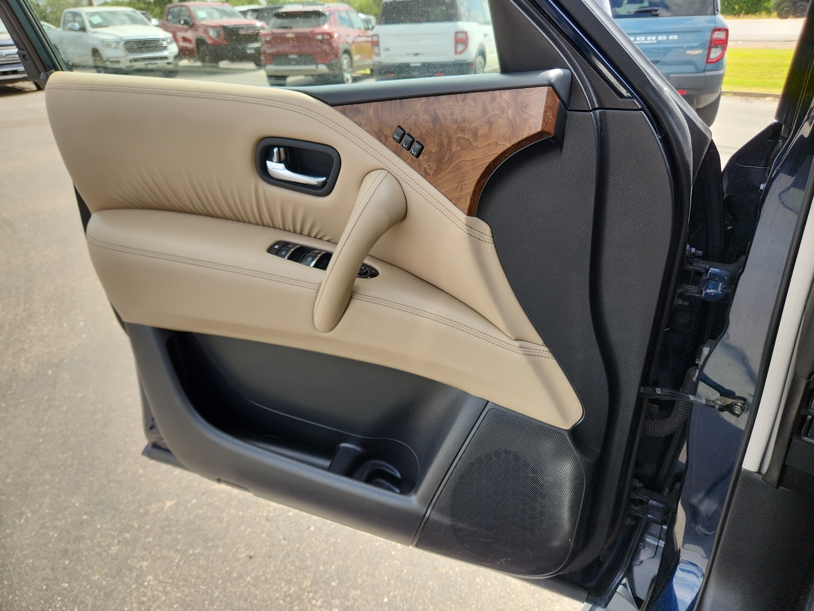 2023 Nissan Armada SL - Photo 13