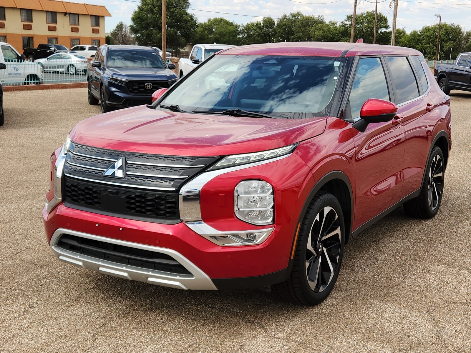2024 Mitsubishi Outlander SE