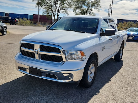 2022 Ram 1500 Classic SLT Crew Cab Pickup