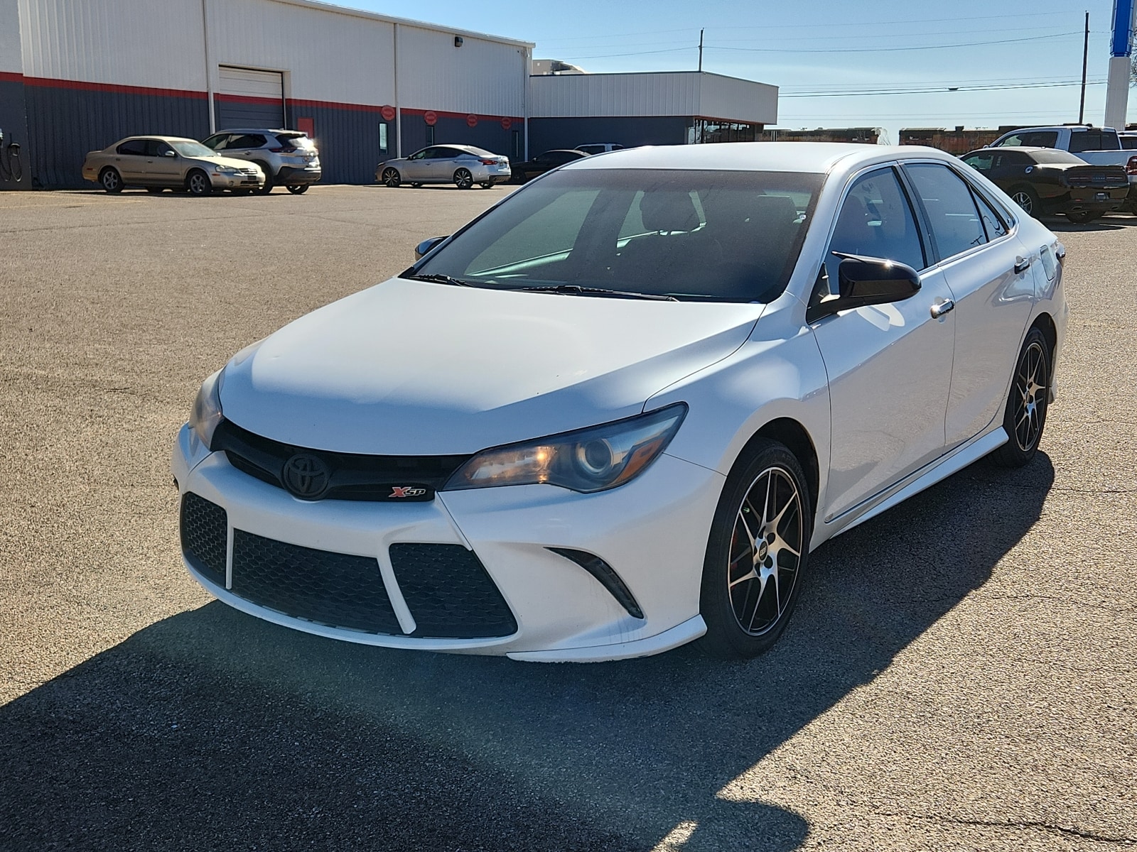 2016 Toyota Camry XLE's photo