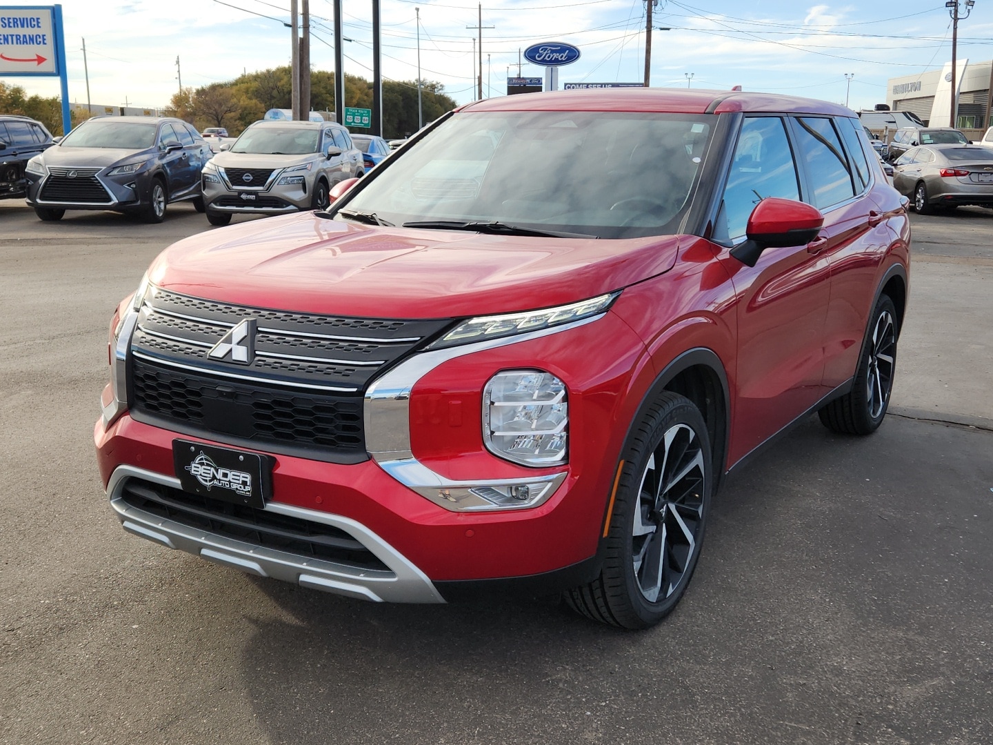 2024 Mitsubishi Outlander SE's photo