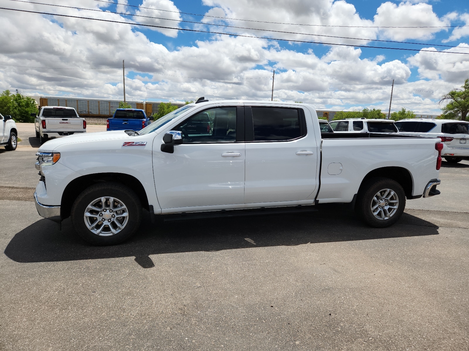 Used 2024 Chevrolet Silverado 1500 LT with VIN 1GCUDDED0RZ277880 for sale in Clovis, NM