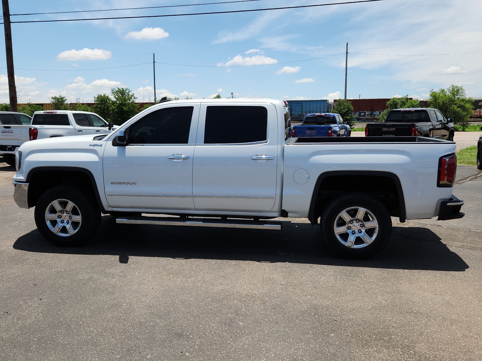 Used 2018 GMC Sierra 1500 SLT with VIN 3GTU2NEJ0JG588635 for sale in Clovis, NM