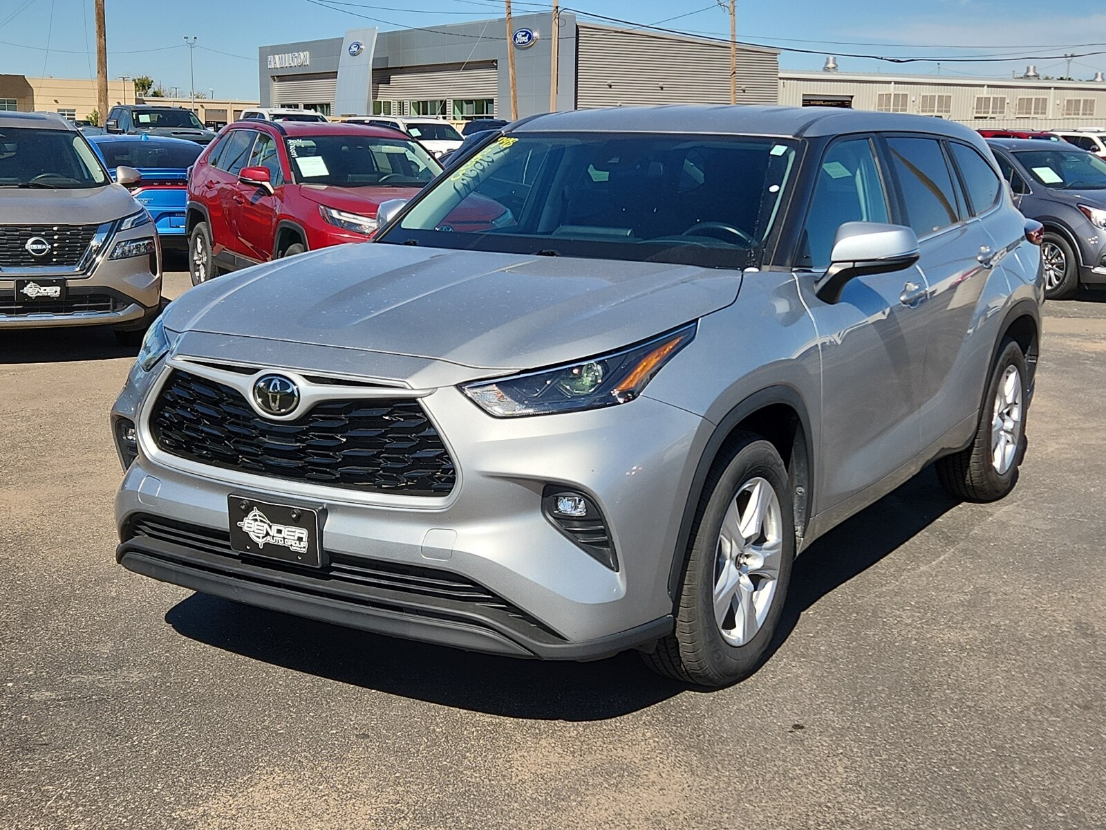 2023 Toyota Highlander LE's photo