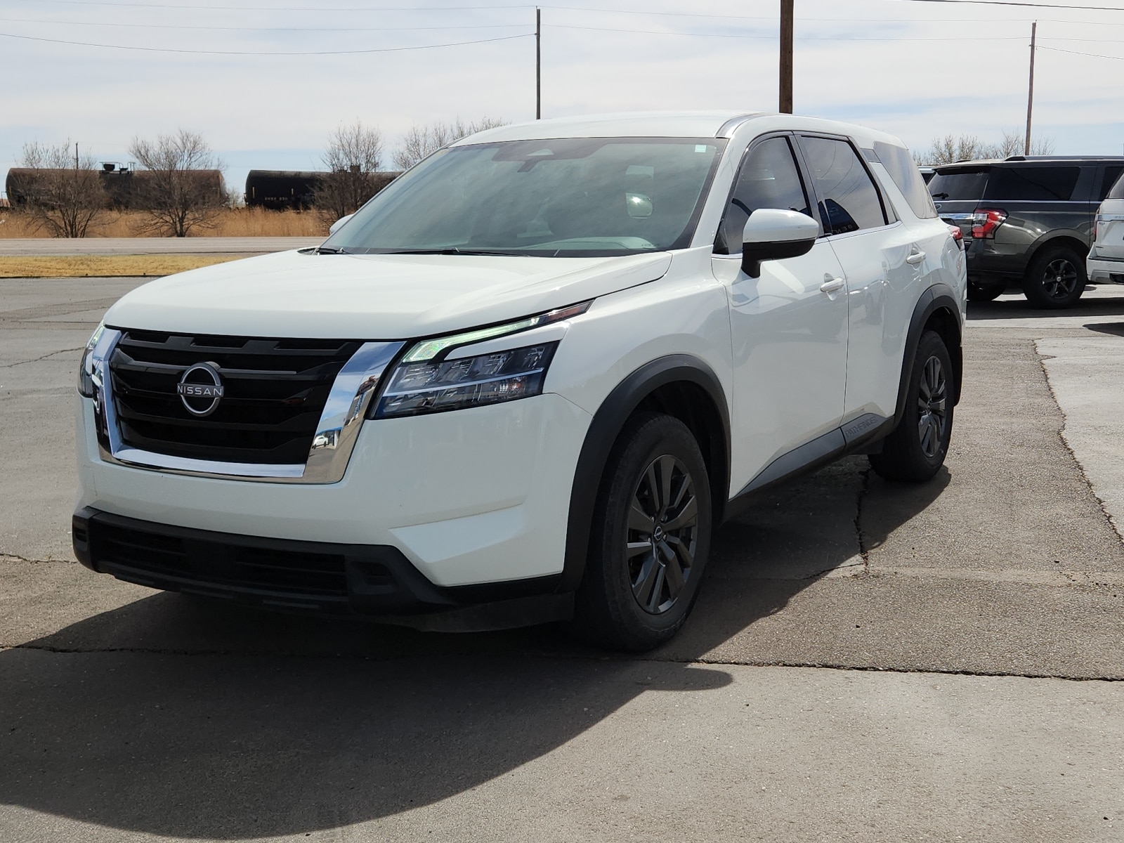 2022 Nissan Pathfinder S FWD