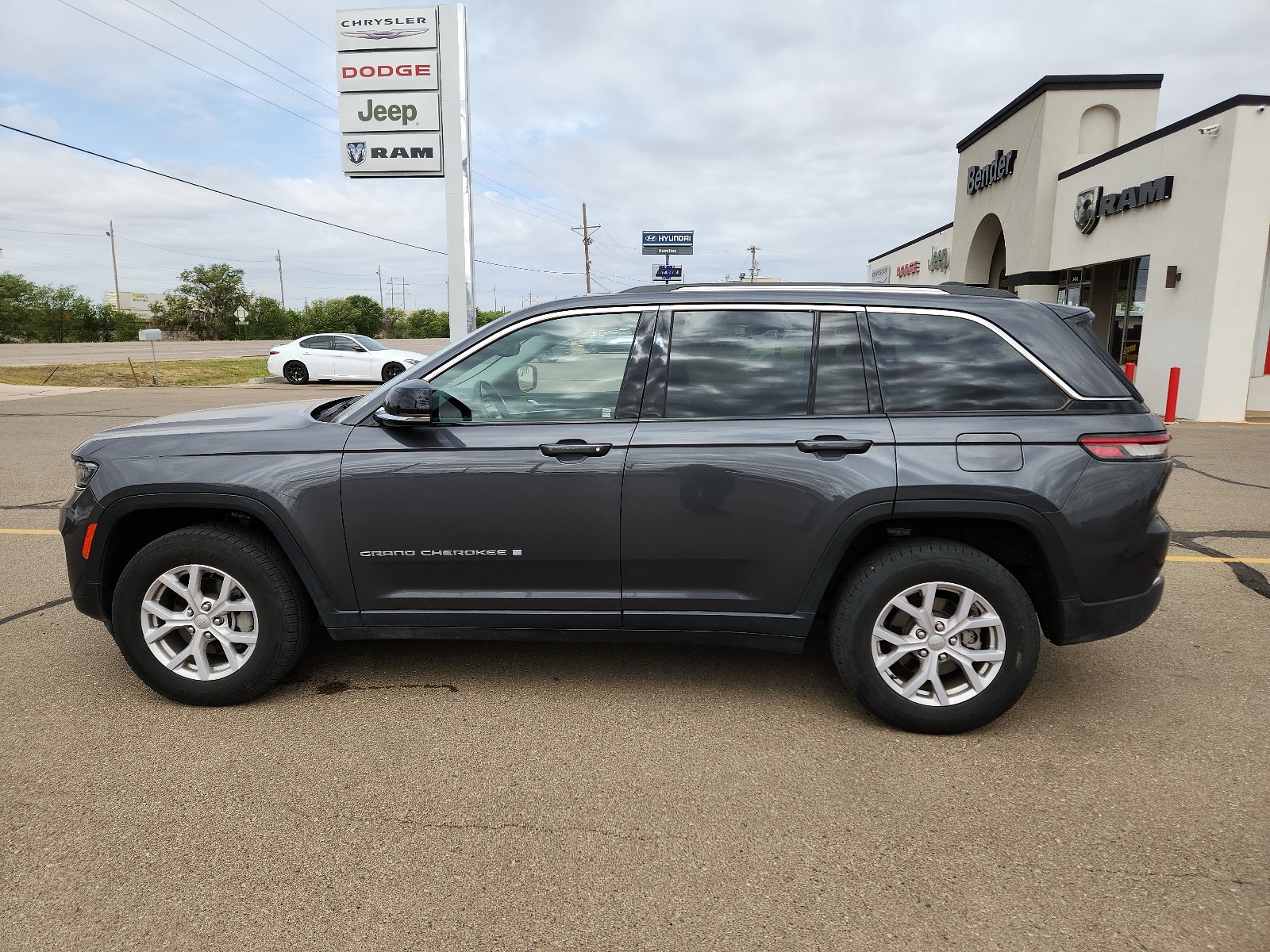 Used 2022 Jeep Grand Cherokee Limited with VIN 1C4RJHBG7N8595676 for sale in Clovis, NM