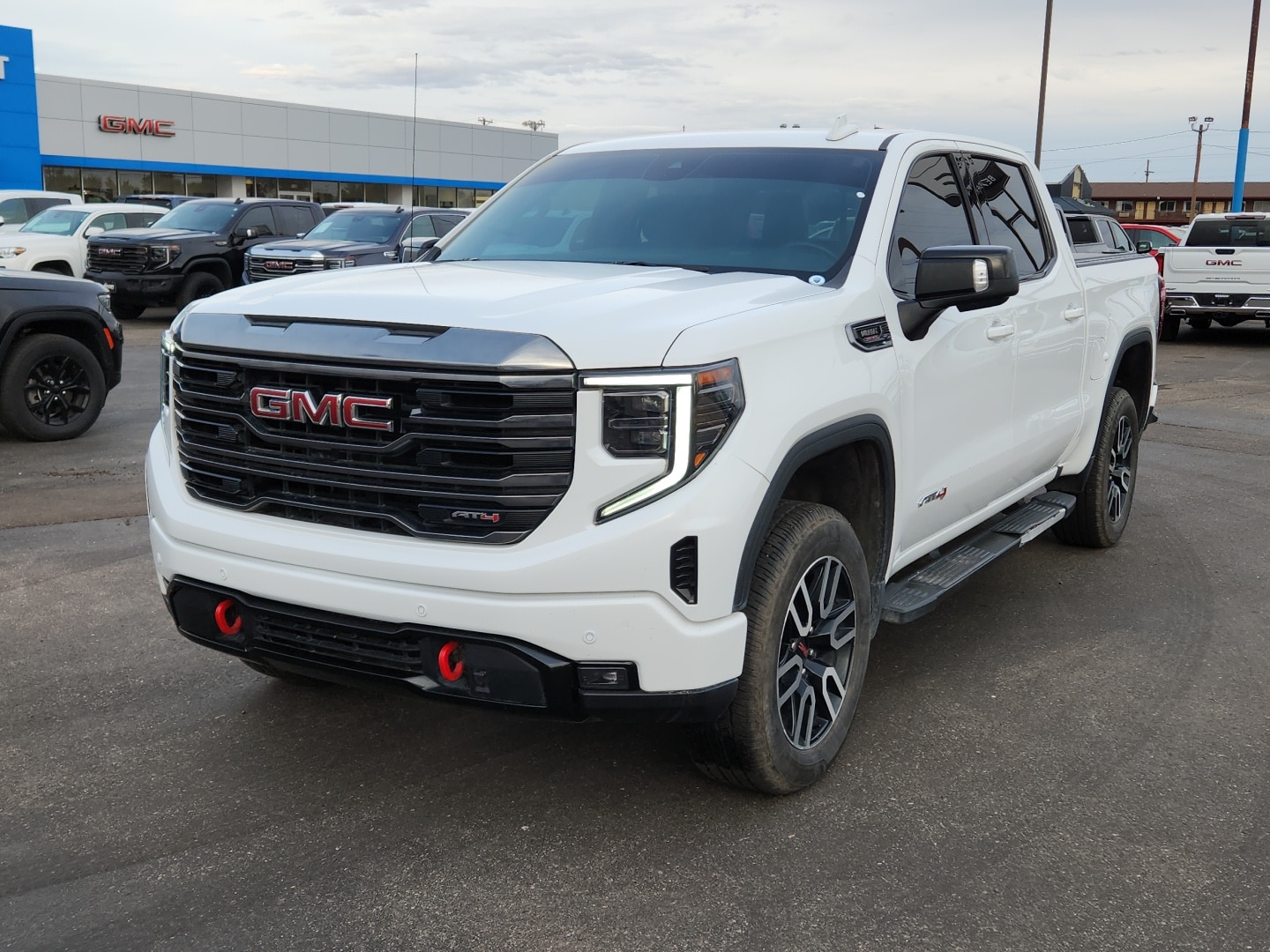 2023 GMC Sierra 1500 AT4's photo