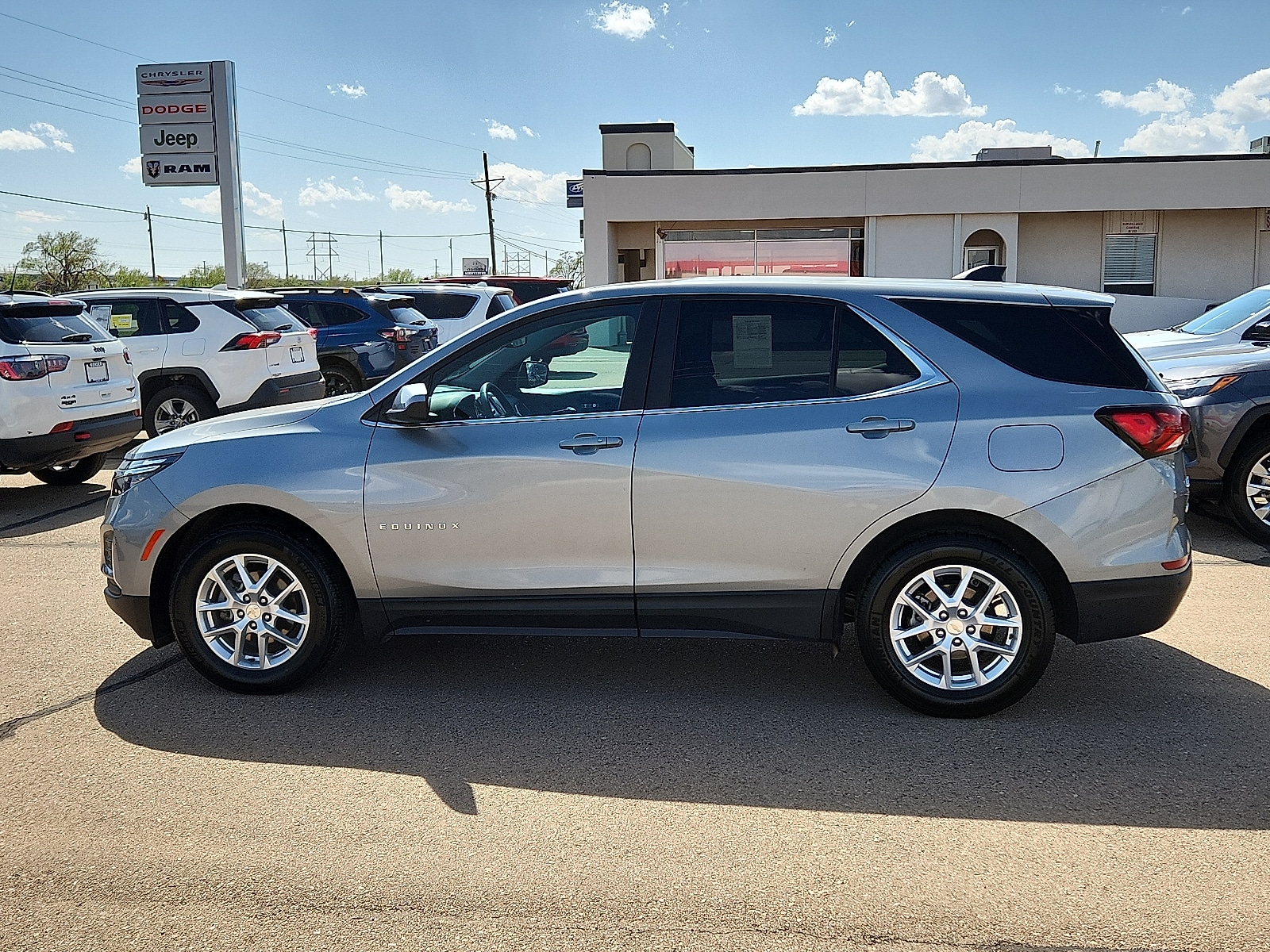 Used 2024 Chevrolet Equinox LT with VIN 3GNAXKEG8RS145866 for sale in Clovis, NM