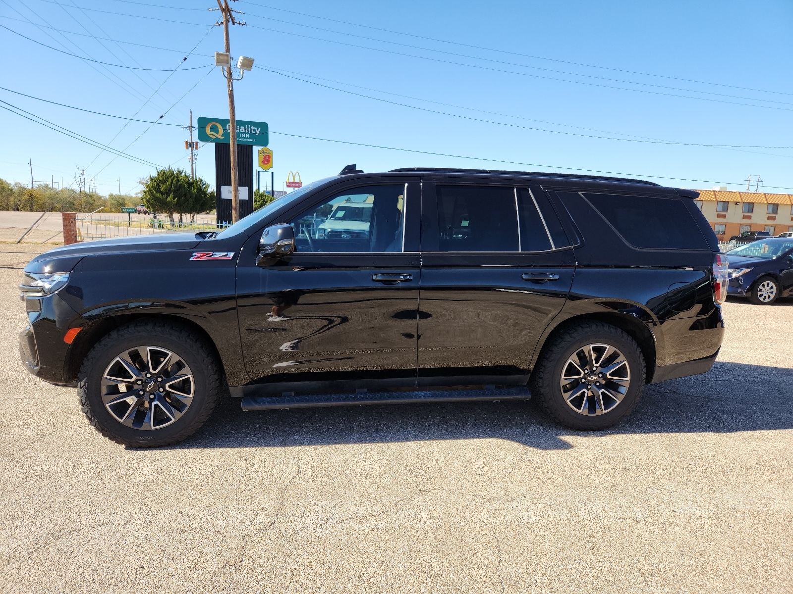 Used 2021 Chevrolet Tahoe Z71 with VIN 1GNSKPKD2MR323499 for sale in Clovis, NM