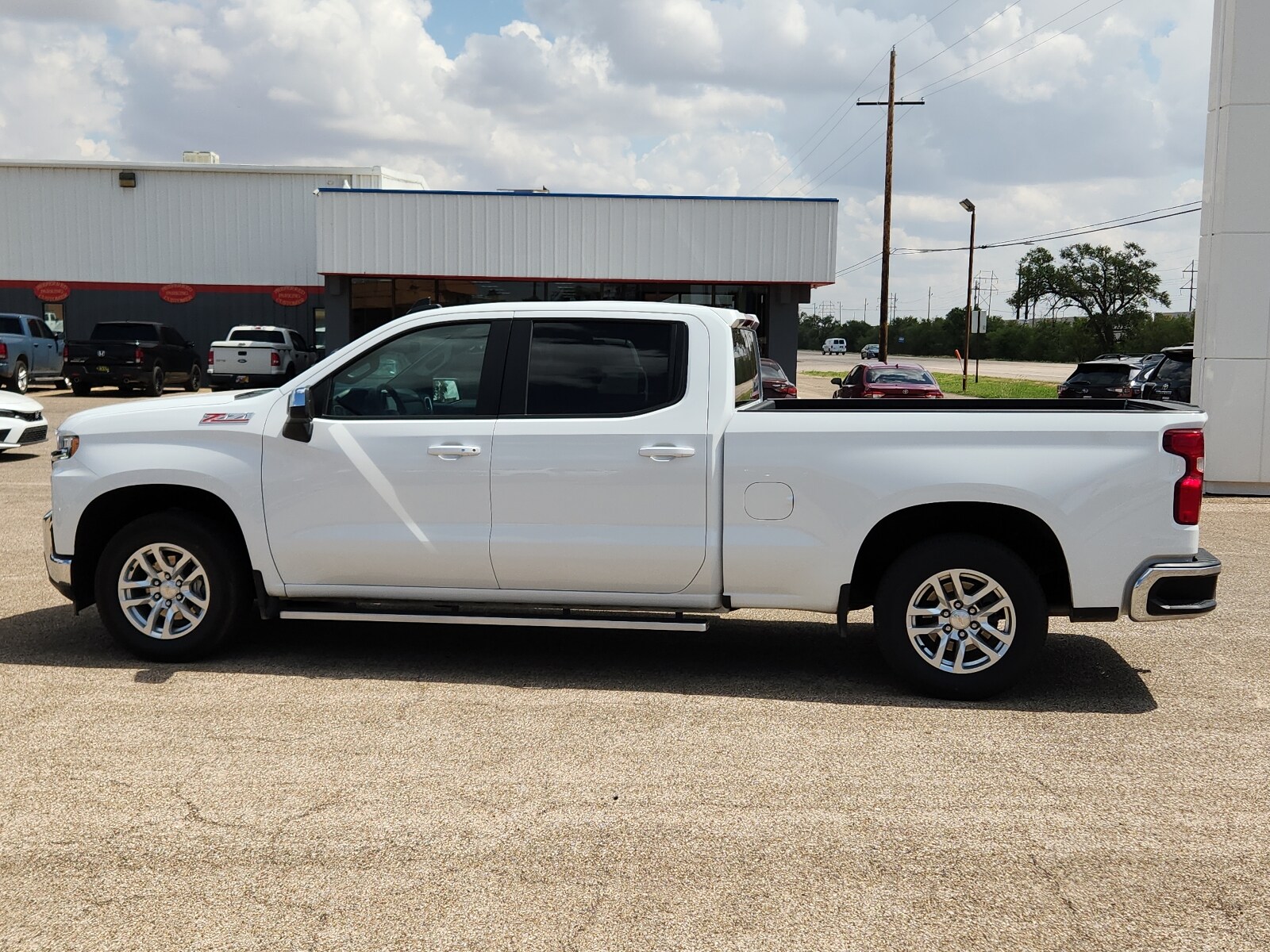 Used 2022 Chevrolet Silverado 1500 Limited LT with VIN 1GCUYDED7NZ187124 for sale in Clovis, NM