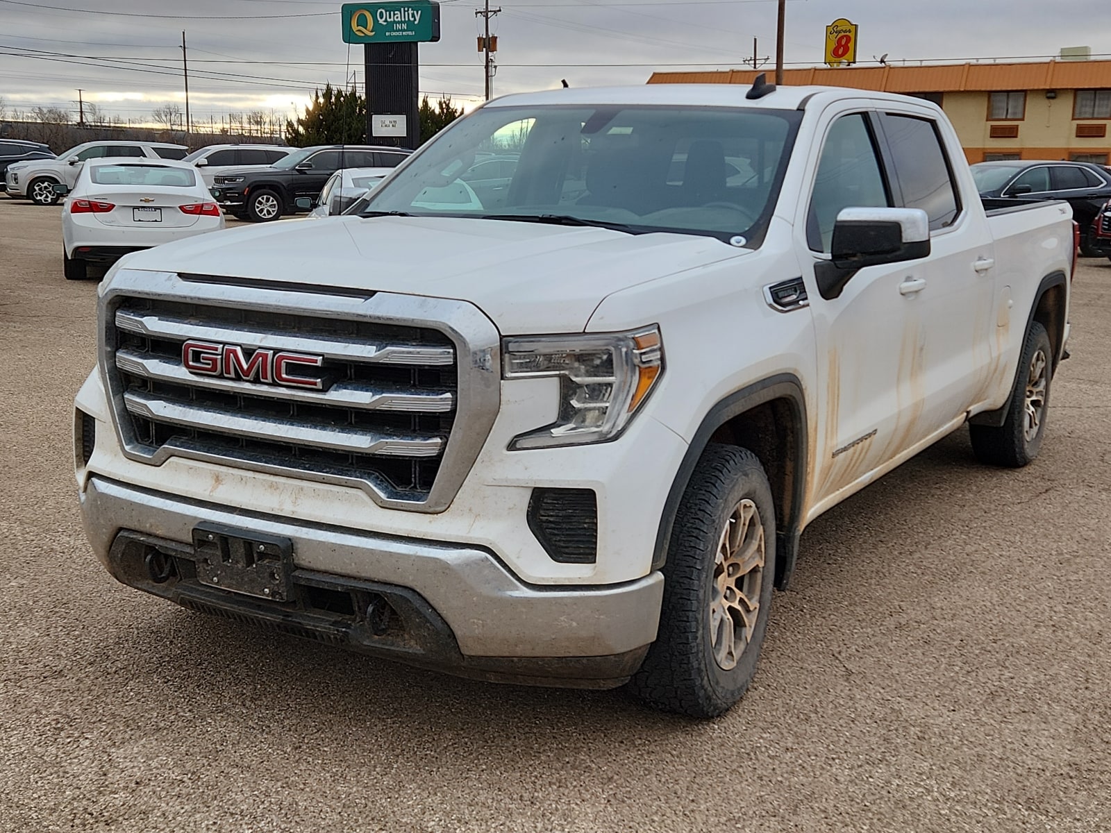 2021 GMC Sierra 1500 SLE's photo