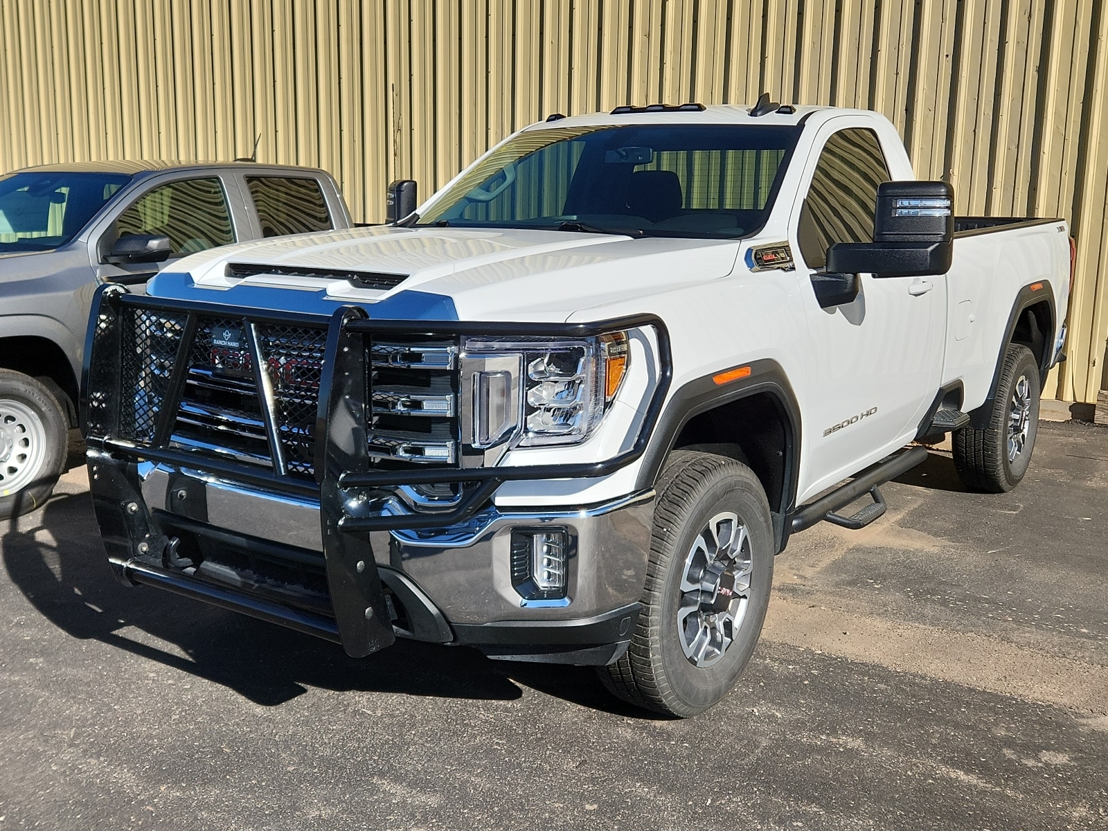 2022 GMC Sierra 3500HD SLE's photo