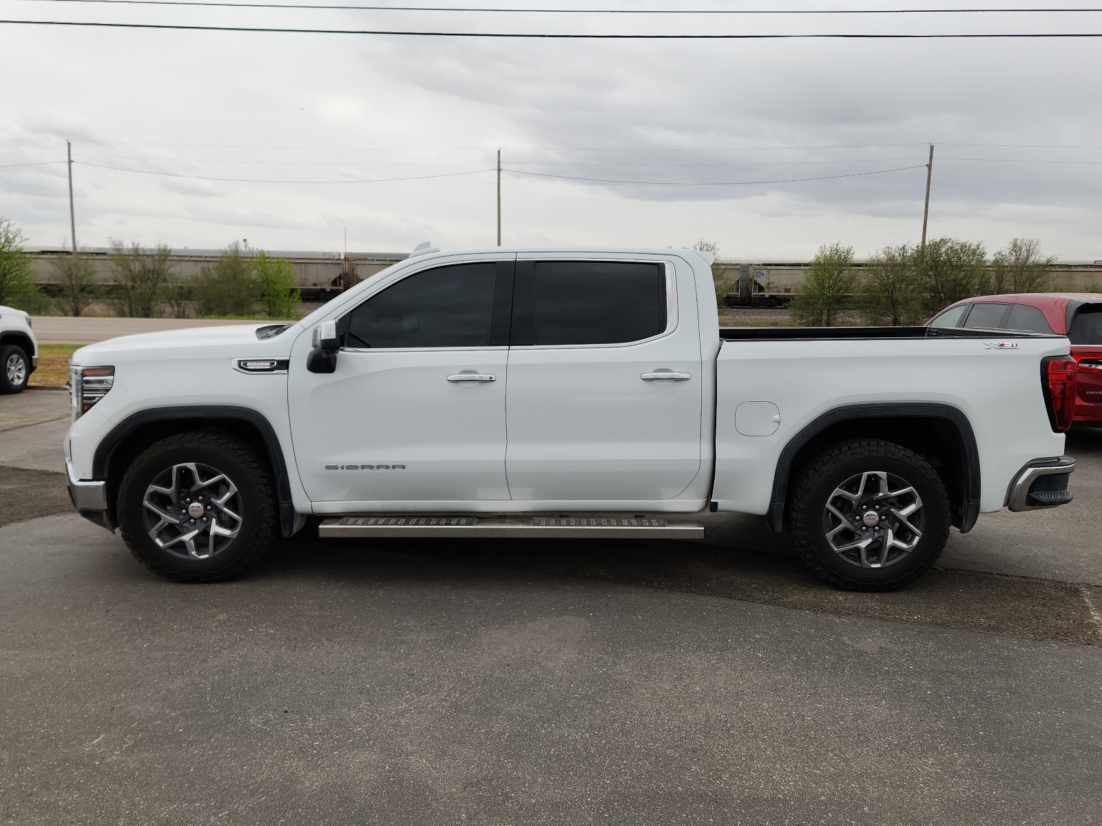 Used 2023 GMC Sierra 1500 SLT with VIN 3GTUUDE82PG117936 for sale in Clovis, NM