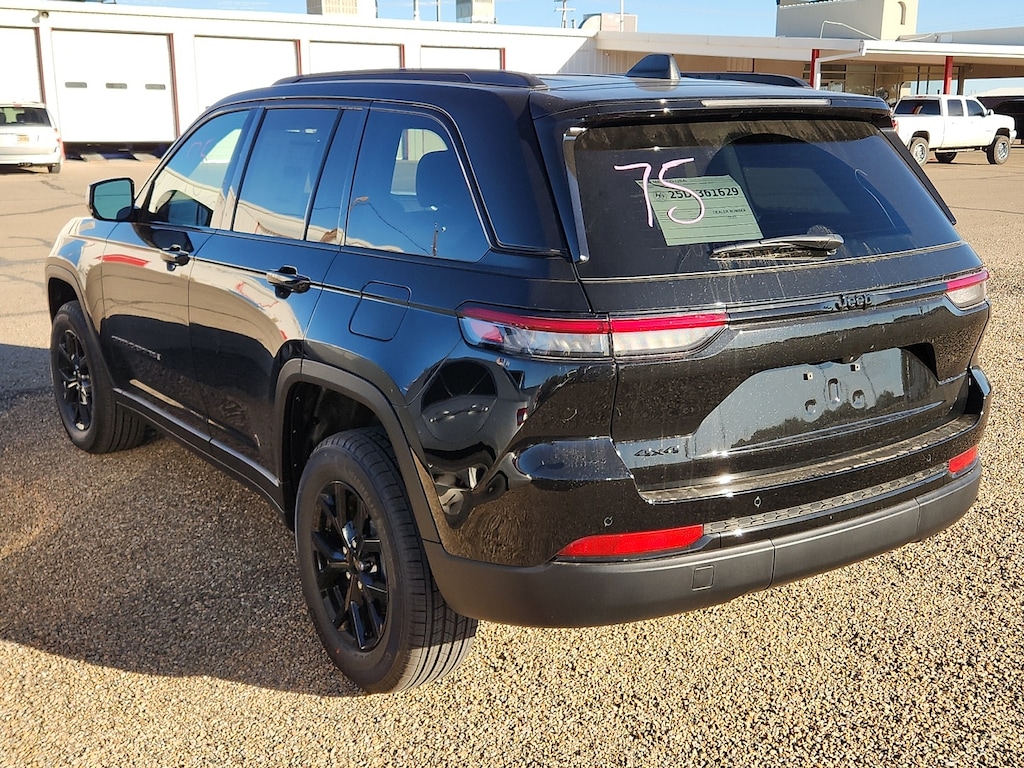 New 2025 Jeep Grand Cherokee Laredo Sport Utility