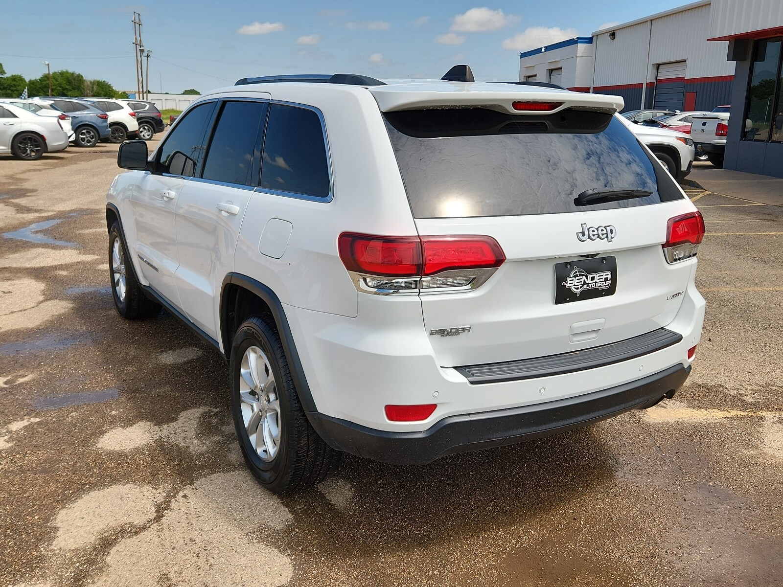 2021 Jeep Grand Cherokee Laredo photo 3