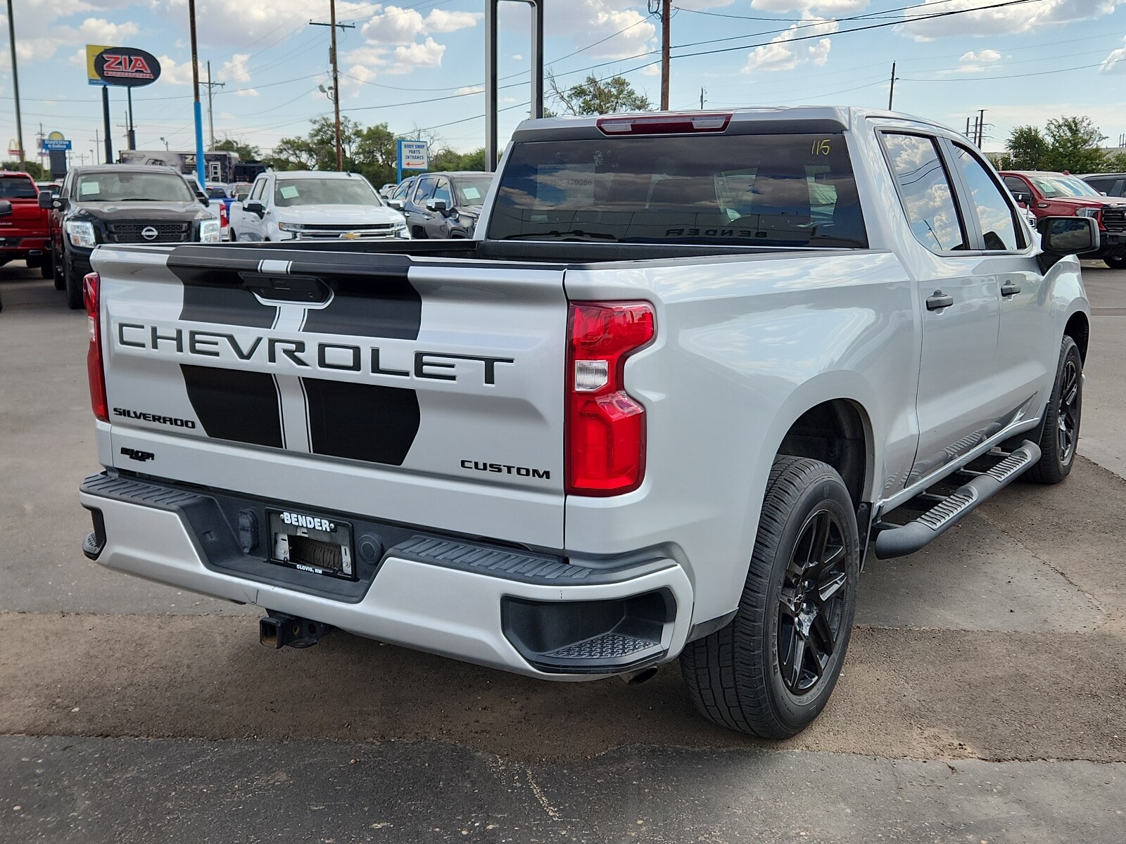 2022 Chevrolet Silverado 1500 Custom photo 3