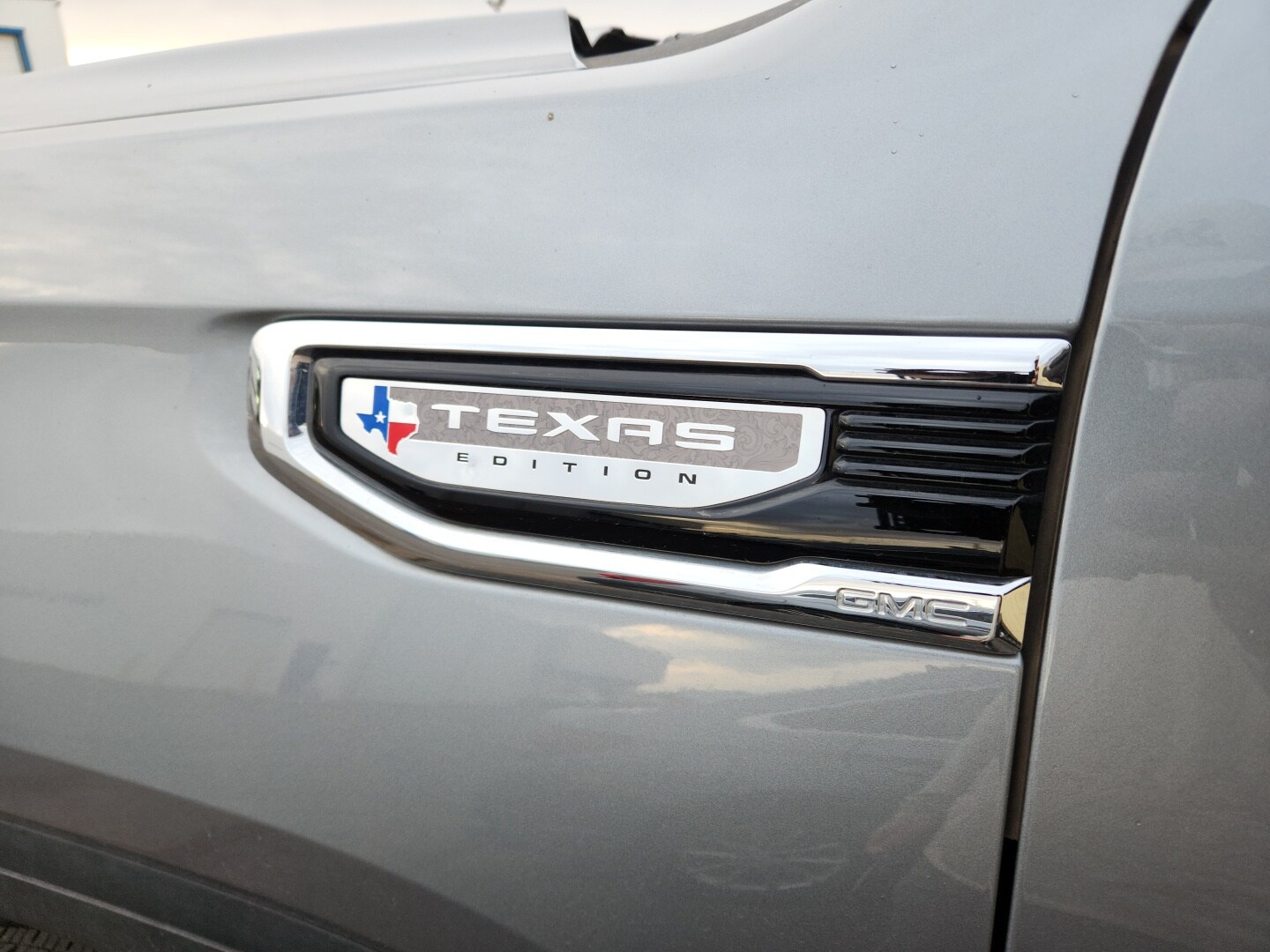 2024 Gmc Sierra 1500 SLT photo 4