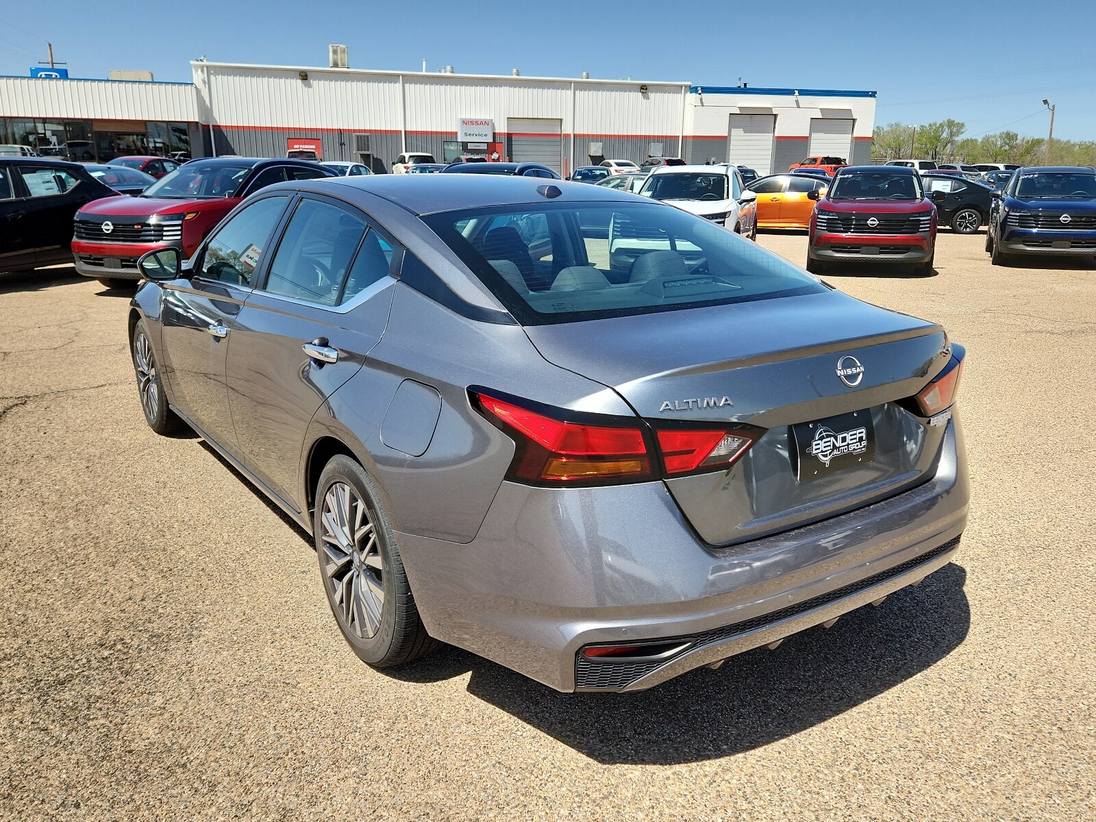 2023 Nissan Altima 2.5 SV photo 3