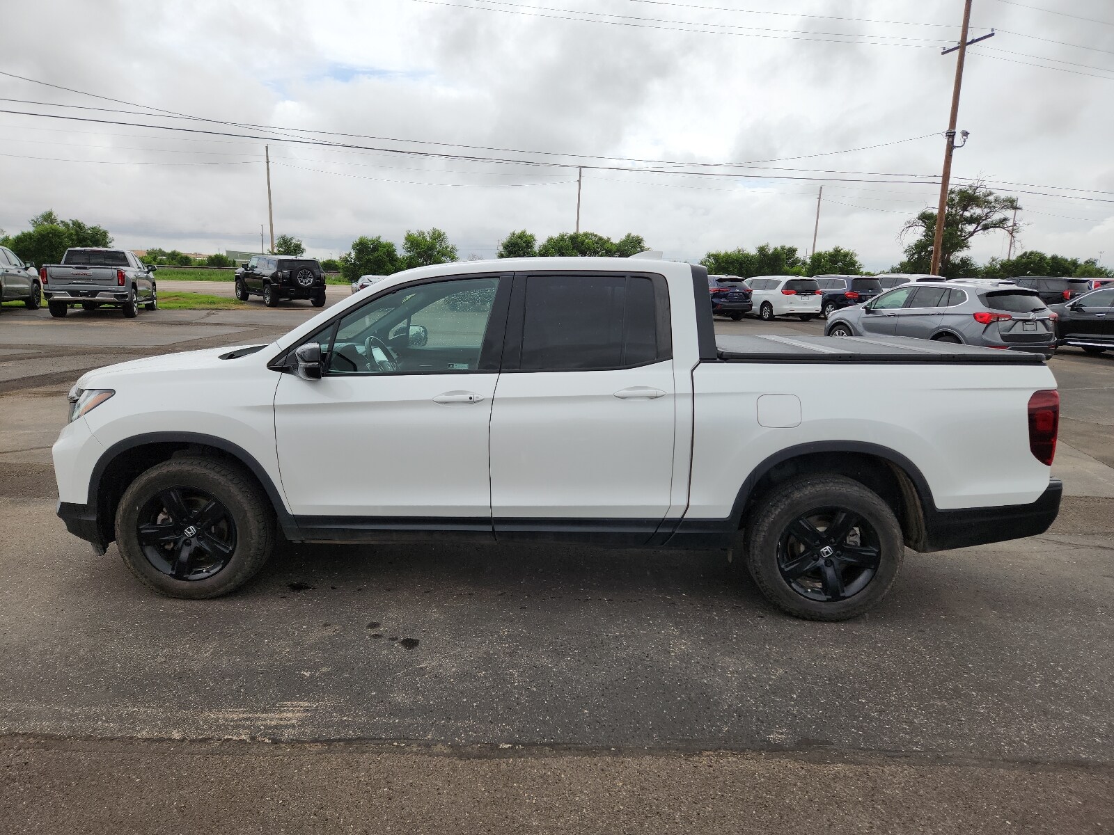 2022 Honda Ridgeline Black Edition photo 2