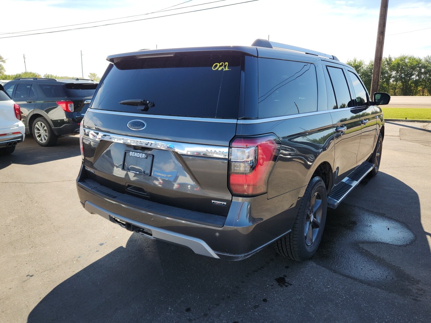 2021 Ford Expedition MAX Limited photo 3