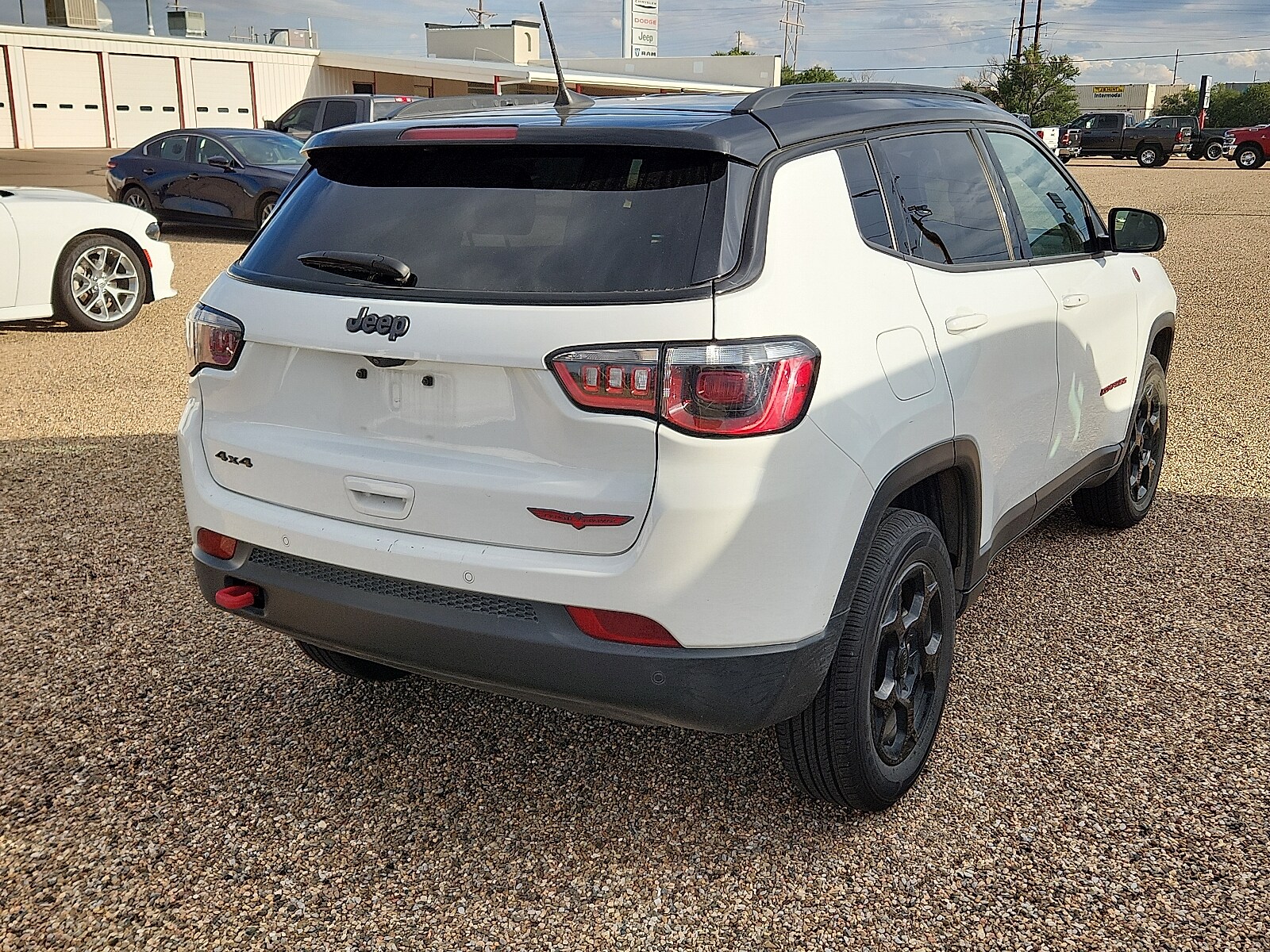 2023 Jeep Compass Trailhawk photo 3
