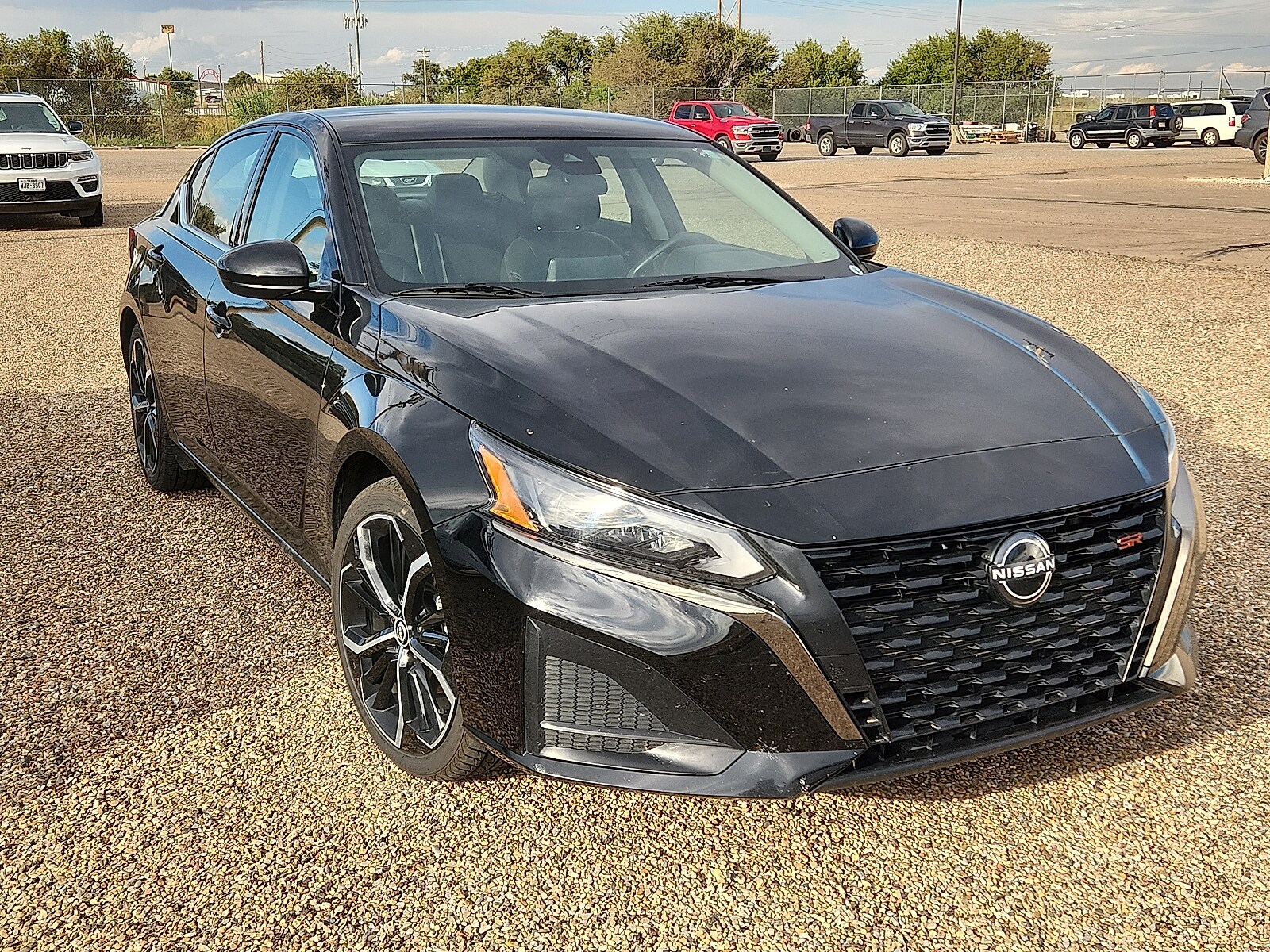 2024 Nissan Altima 2.5 SR photo 4