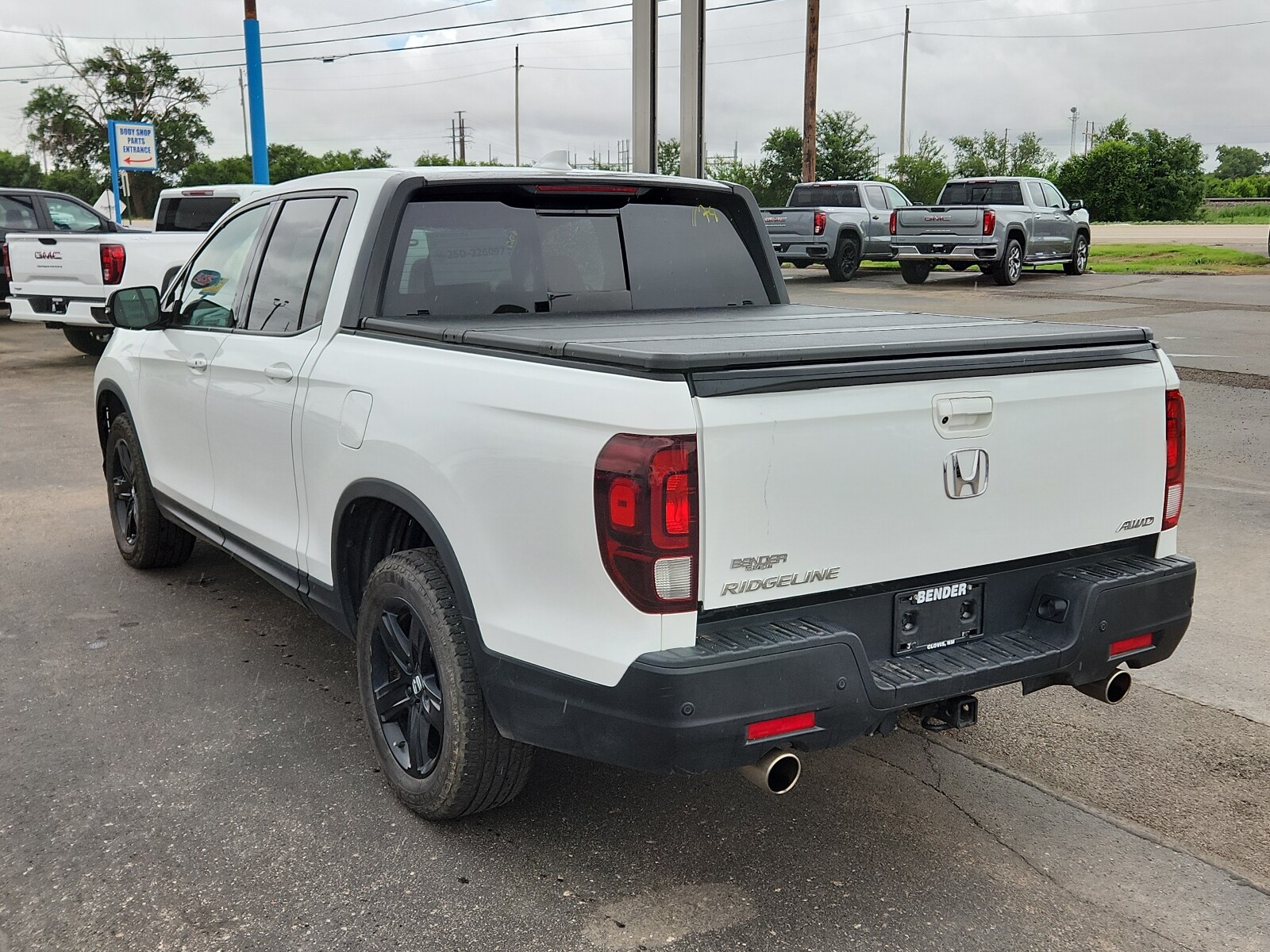 2022 Honda Ridgeline Black Edition photo 3