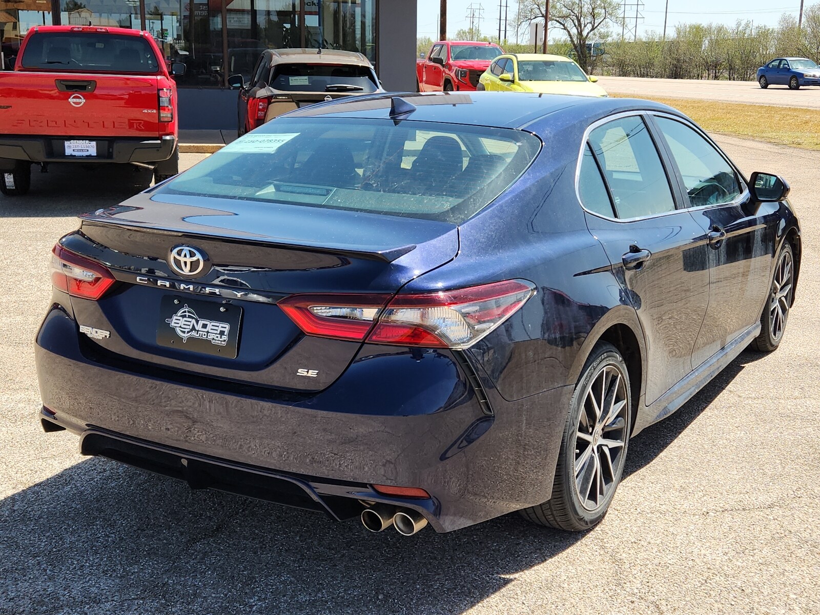 2022 Toyota Camry SE photo 4