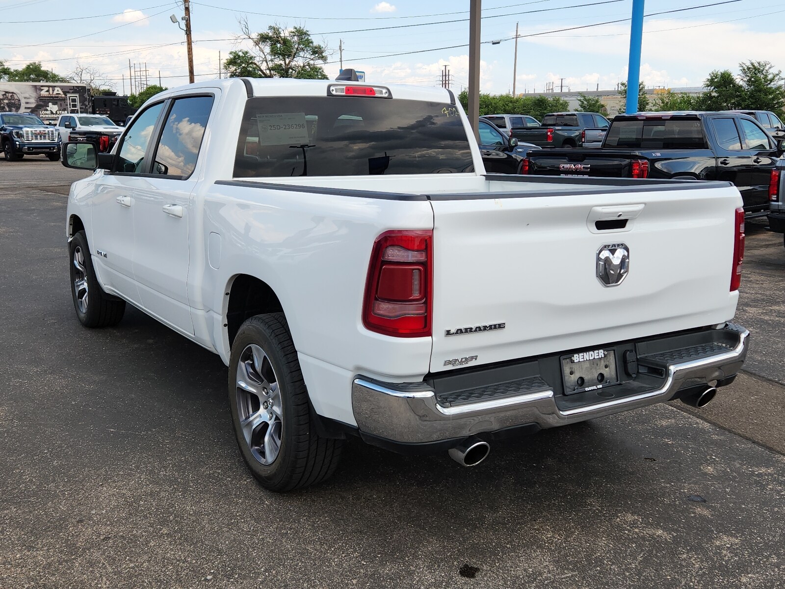 2024 Ram 1500 Laramie photo 3