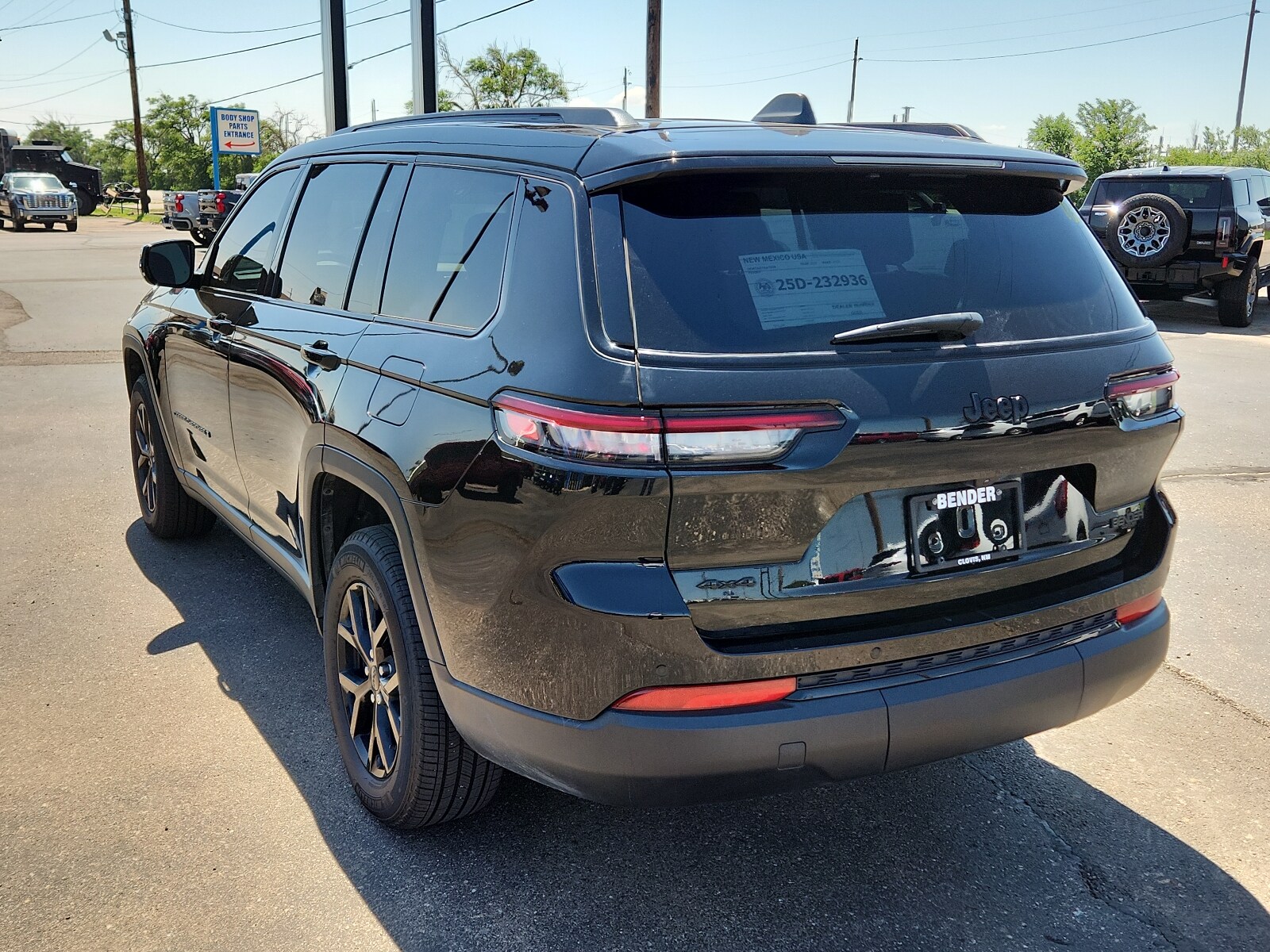 2024 Jeep Grand Cherokee Laredo photo 3