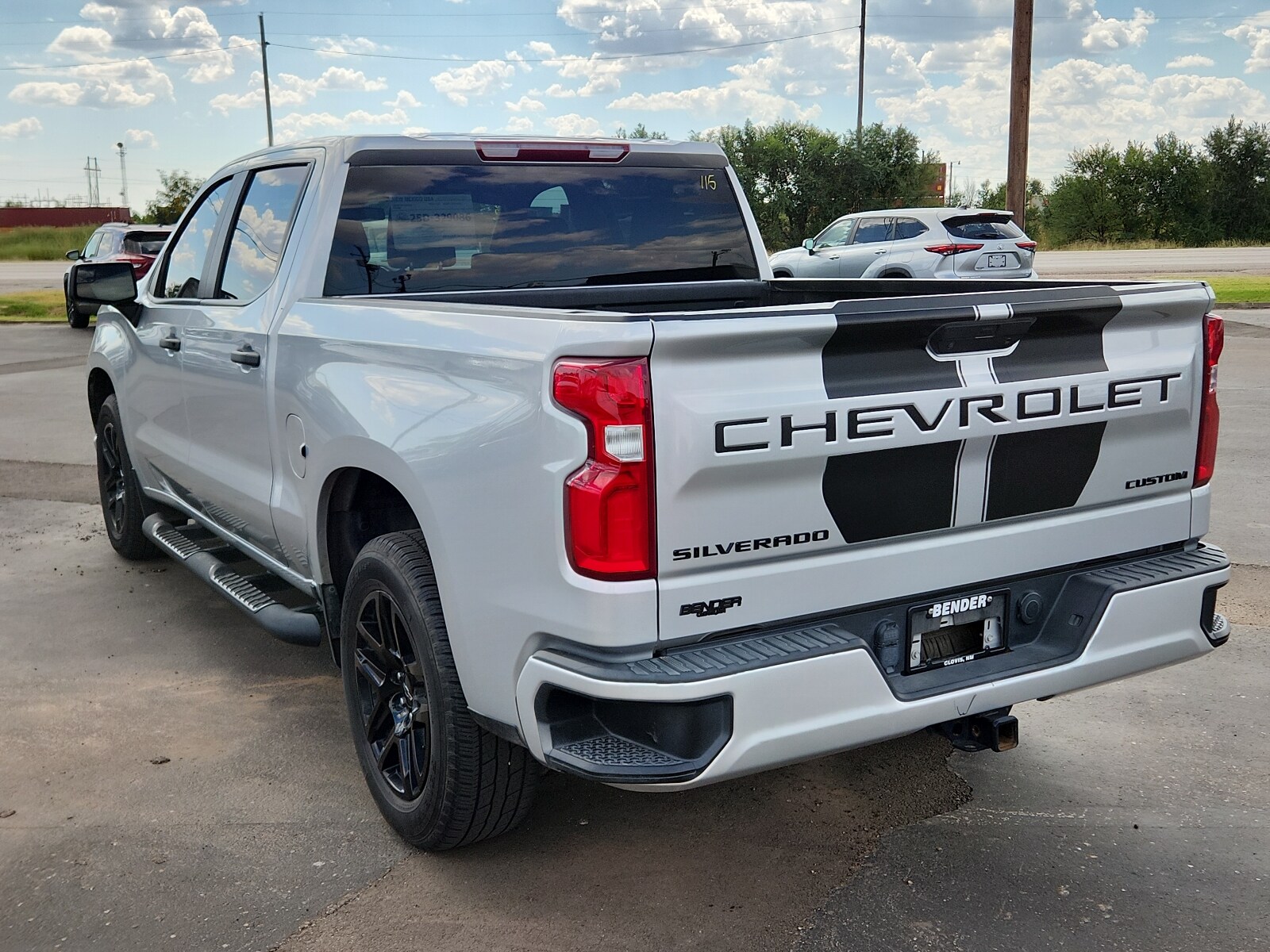 2022 Chevrolet Silverado 1500 Custom photo 2