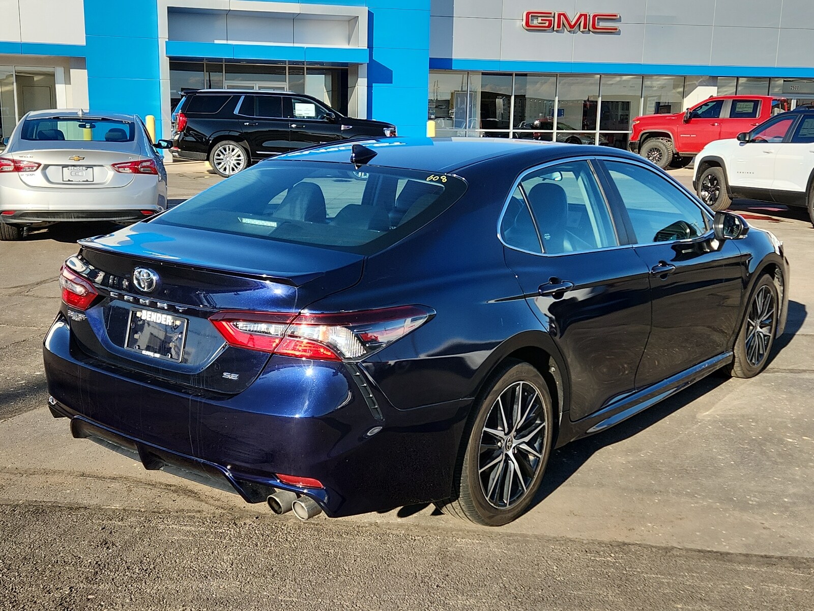 2022 Toyota Camry SE photo 4