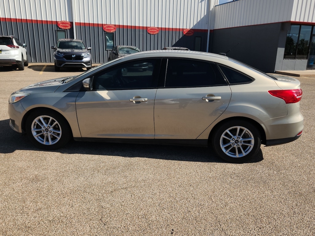 Used 2016 Ford Focus SE Sedan