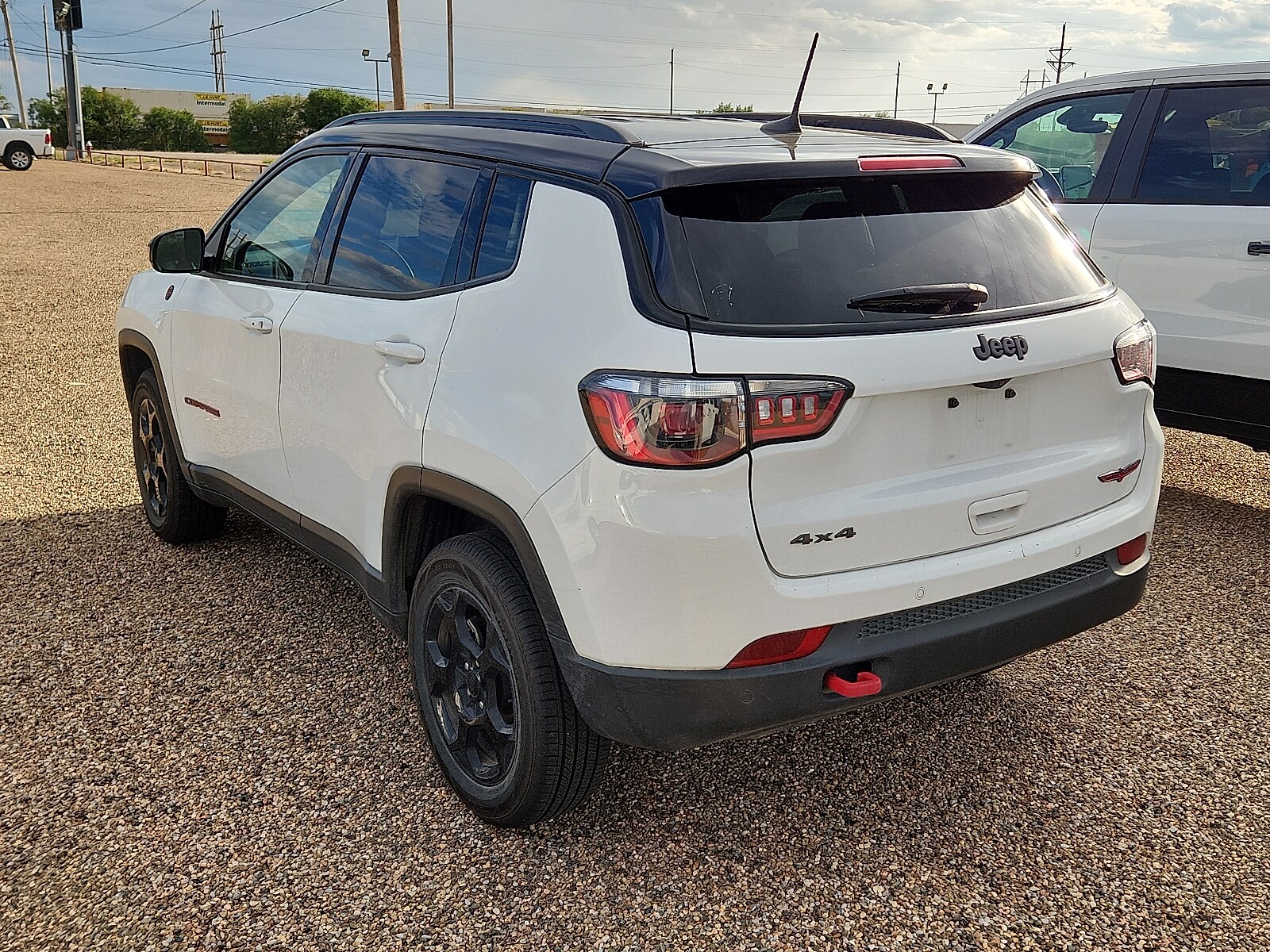 2023 Jeep Compass Trailhawk photo 2