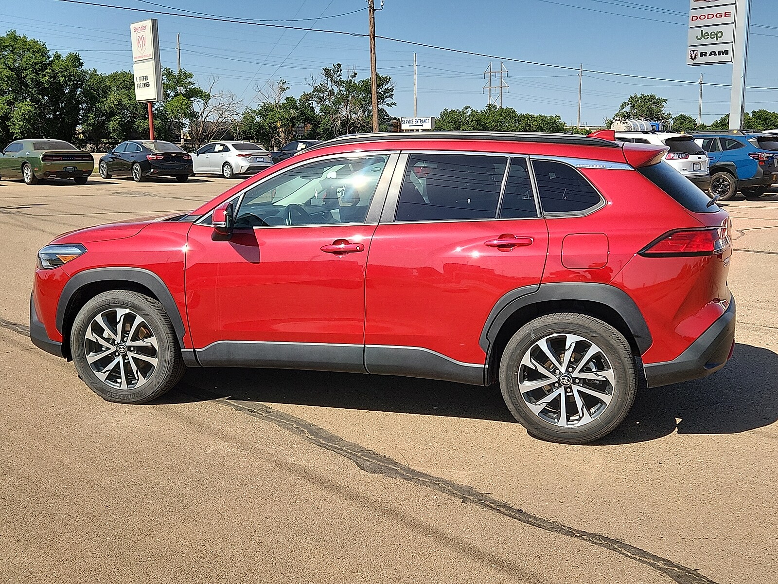 2024 Toyota Corolla Cross XLE photo 2