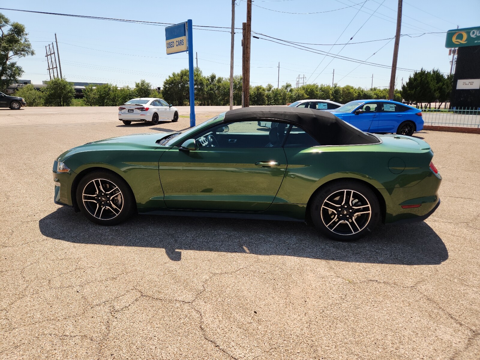 2023 Ford Mustang Convertible photo 2