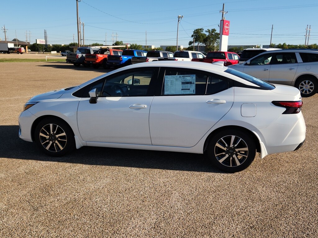 New 2025 Nissan Versa 1.6 SV Sedan