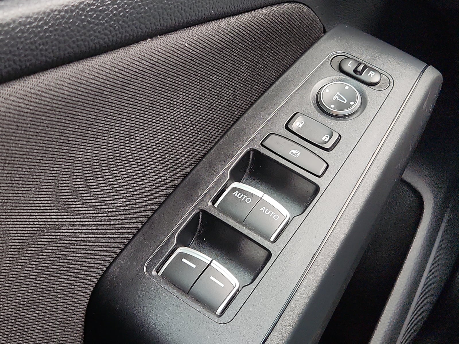 2025 Honda Civic Hatchback Sport - Photo 13