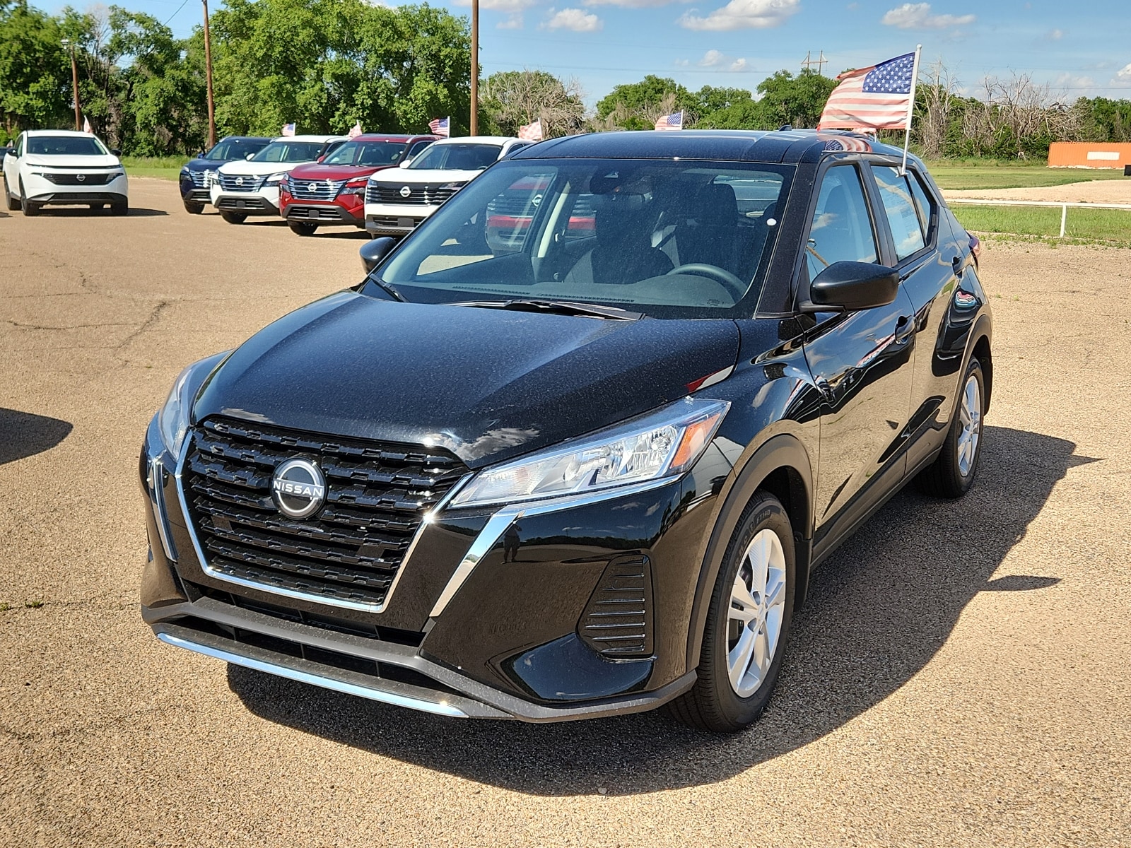 2025 Nissan KICKS PLAY Base's photo