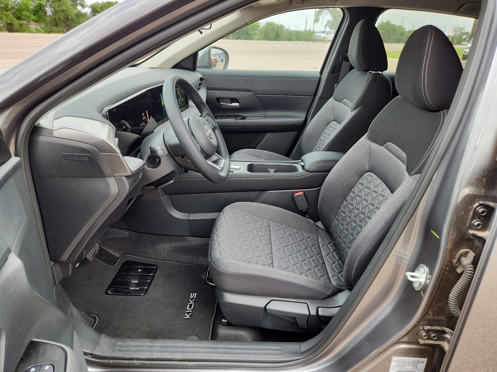 2025 Nissan Kicks SV AWD - Photo 11