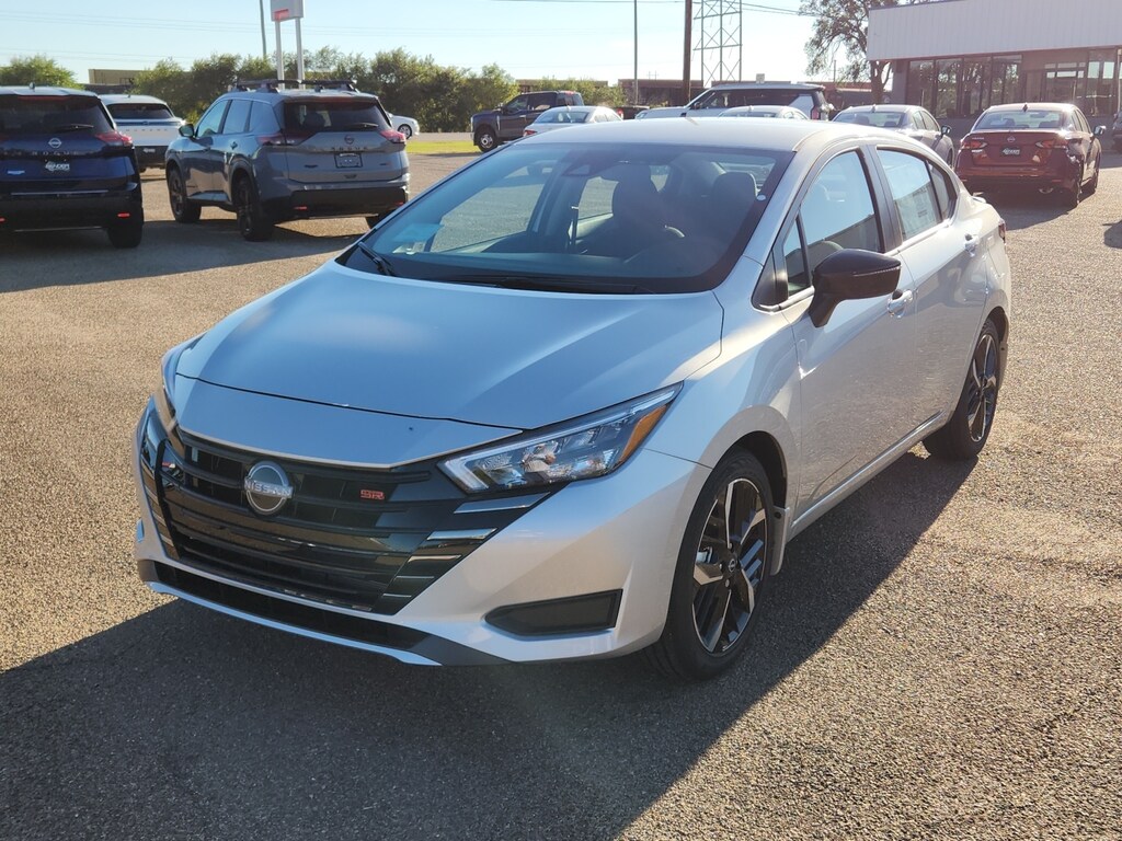 New 2025 Nissan Versa 1.6 SR Sedan
