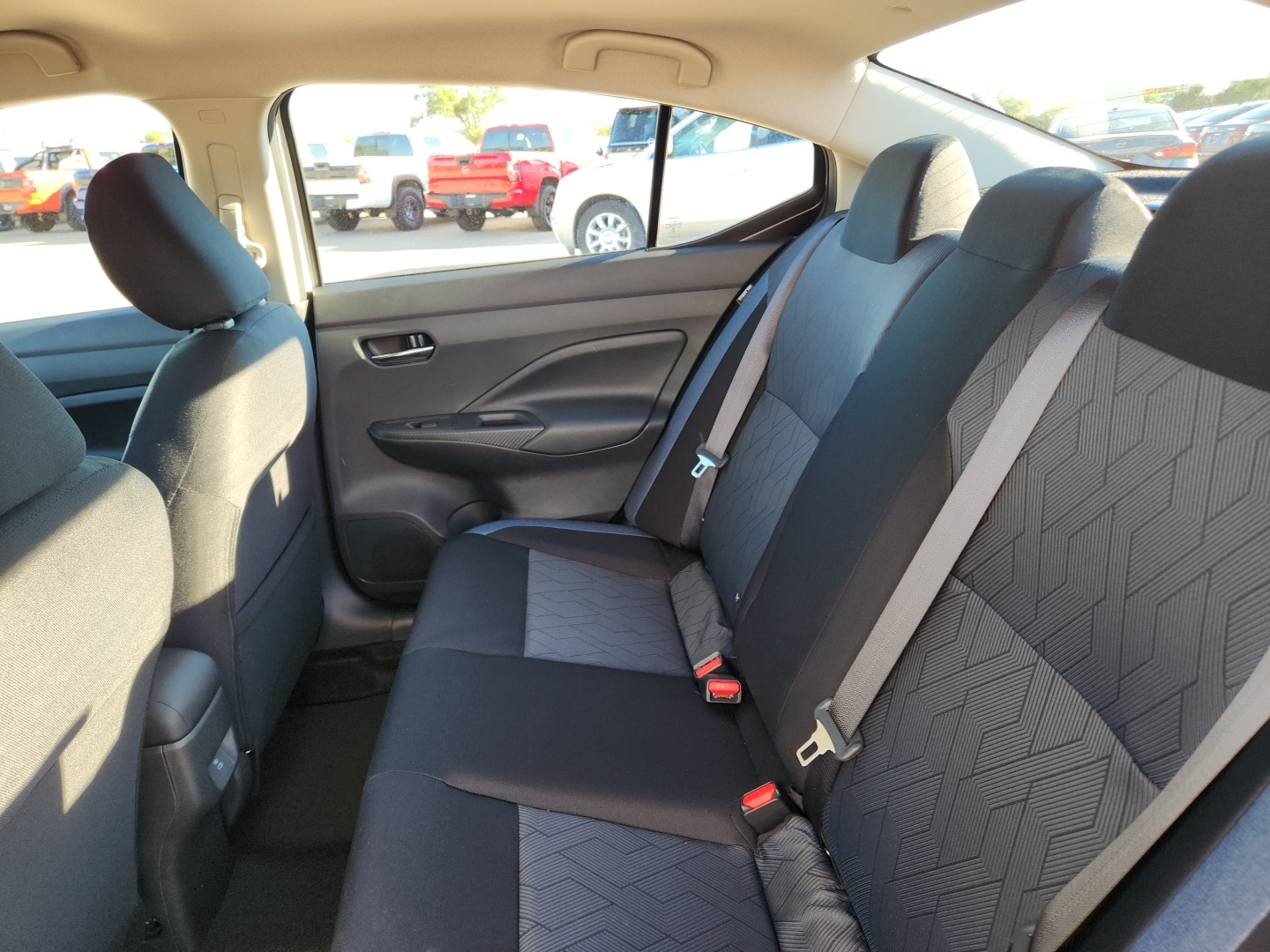 2025 Nissan Versa Sedan SV - Photo 8