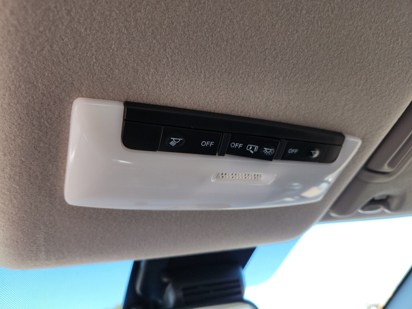 2025 Nissan Versa Sedan SV - Photo 18