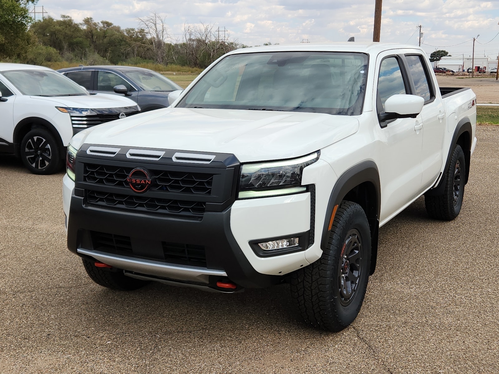 2026 Nissan Frontier PRO-4X's photo