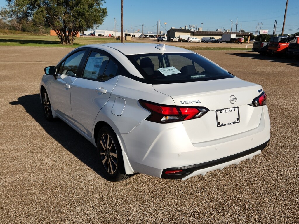 New 2025 Nissan Versa 1.6 SV Sedan