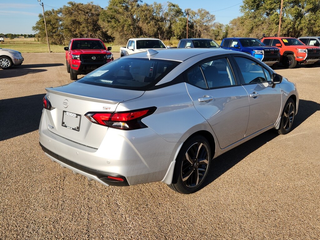 New 2025 Nissan Versa 1.6 SR Sedan